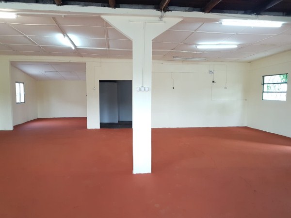 Local Comercial – Cmno. del Éxodo esquina Gabriel González – Raigón.