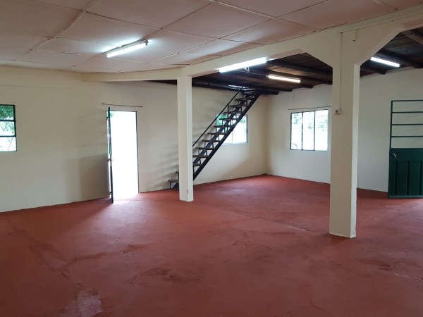 Local Comercial – Cmno. del Éxodo esquina Gabriel González – Raigón.