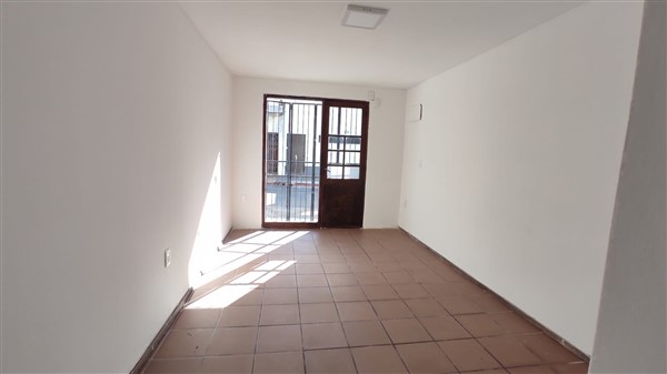 Local Comercial – Treinta y Tres N° 620 loc. 3 entre Bengoa y 18 de Julio