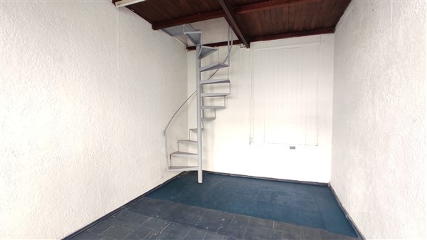 Local Comercial – Sarandí N° 623 loc. 1 entre Bengoa y 18 de Julio