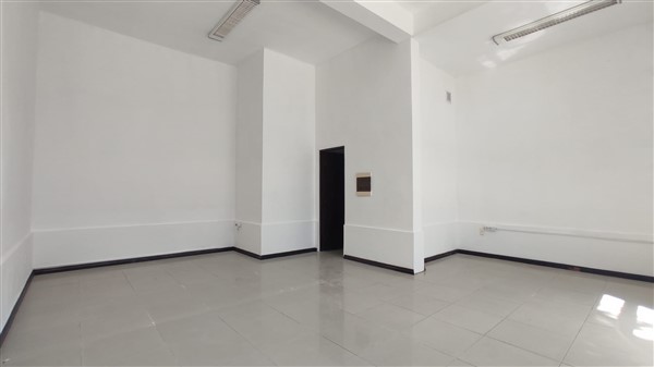 Local Comercial – Treinta y Tres casi Zorrilla – Loc. 2.