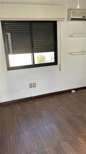 CASA EN ZONA RESIDENCIAL PROXIMA A BLVD. APARICIO SARAVIA