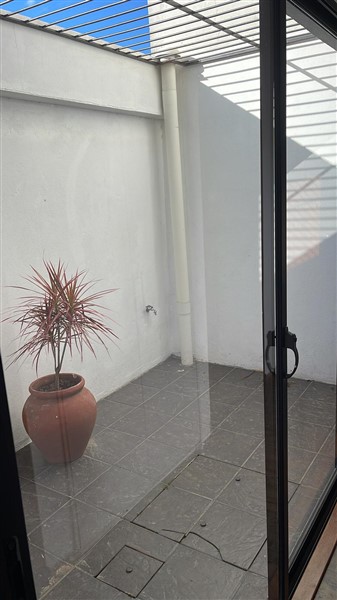 CASA EN ZONA RESIDENCIAL PROXIMA A BLVD. APARICIO SARAVIA