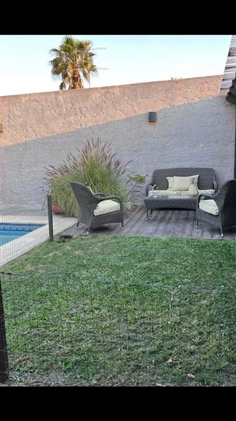 CASA EN ZONA RESIDENCIAL PROXIMA A BLVD. APARICIO SARAVIA