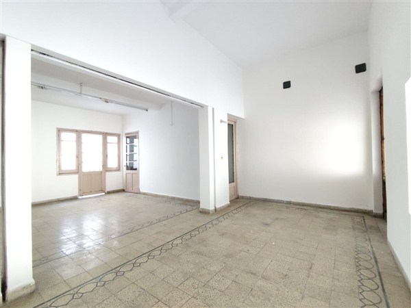Local Comercial – Sarandí Nº 617 entre Bengoa y 18 de Julio.
