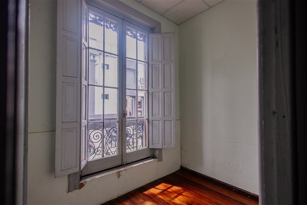 Treinta y Tres Nº 697 esquina Zorrilla de San Martín.