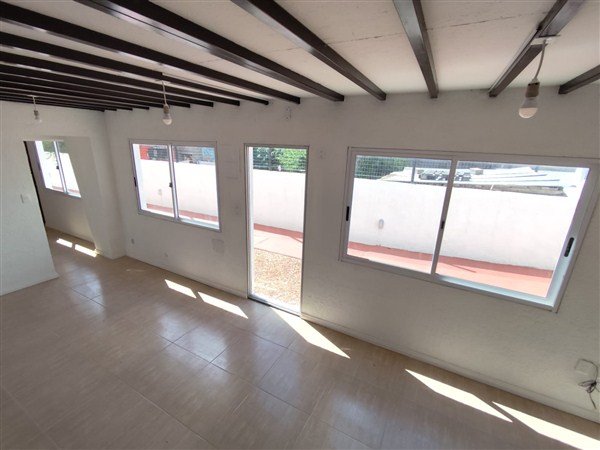 Casa – Rincón Nº 874 unidad 3 entre Pbro. Bentancur y M. D. Rodríguez.