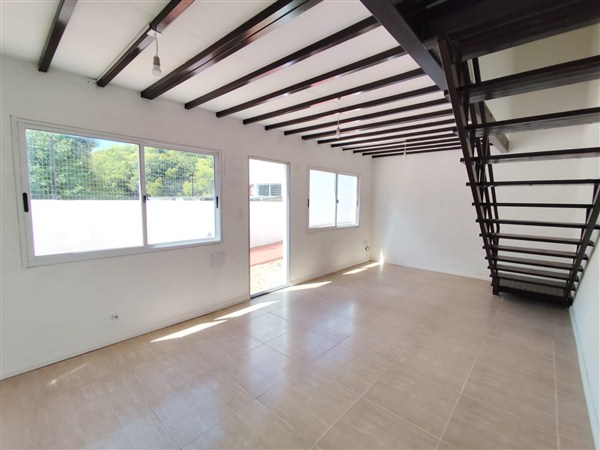 Casa – Rincón Nº 874 unidad 3 entre Pbro. Bentancur y M. D. Rodríguez.