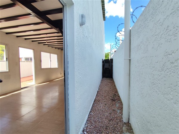 Casa – Rincón Nº 874 unidad 3 entre Pbro. Bentancur y M. D. Rodríguez.