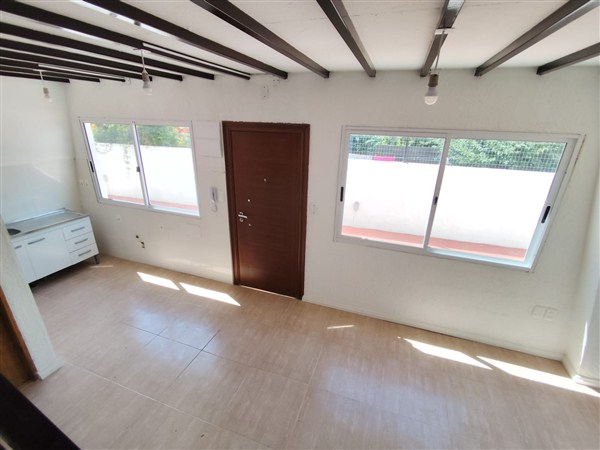 Casa – Rincón Nº 874 unidad 3 entre Pbro. Bentancur y M. D. Rodríguez.