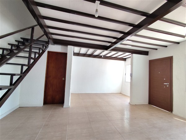 Casa – Rincón Nº 874 unidad 6 entre Pbro. Bentancur y M. D. Rodríguez.