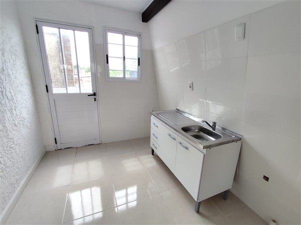 Casa – Montagne N° 218 unidades 9 y 10 entre Canaro y Brasil