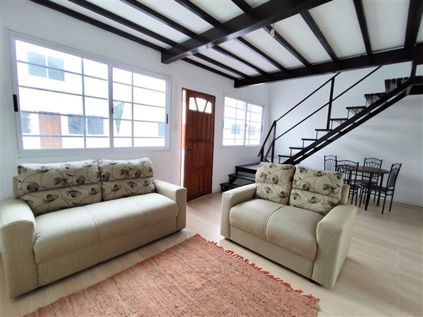 Casa – Montagne N° 218 unidad 13 entre Canaro y Brasil