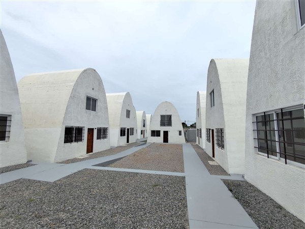 Casa – Montagne N° 218 unidades 1, 2 y 3 entre Canaro y Brasil