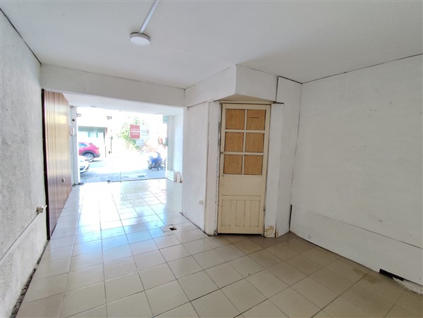 Local Comercial – Oribe N° 729 entre Batlle Berres y Zorrilla