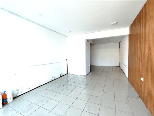 Local Comercial – Oribe N° 729 entre Batlle Berres y Zorrilla