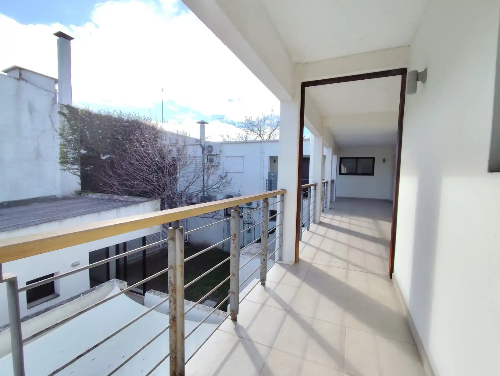 Apartamento – Larrañaga N° 445 apto. 101 esquina Artigas