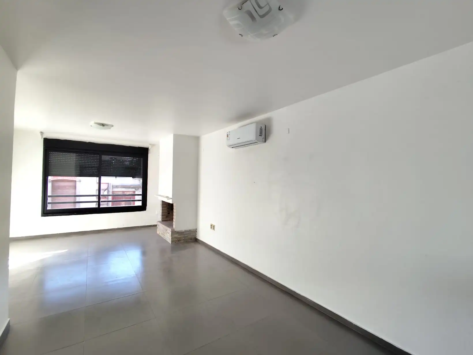 Casa – Treinta y Tres N° 742 Apto. 1 entre Batlle Berres y Zorrilla
