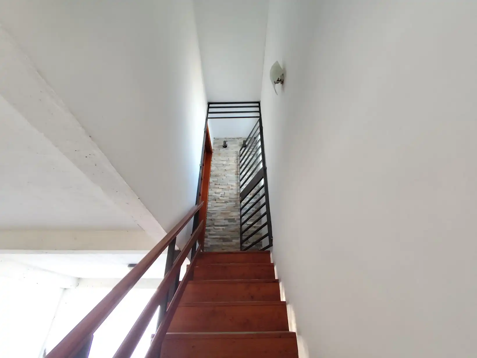 Casa – Treinta y Tres N° 742 Apto. 1 entre Batlle Berres y Zorrilla