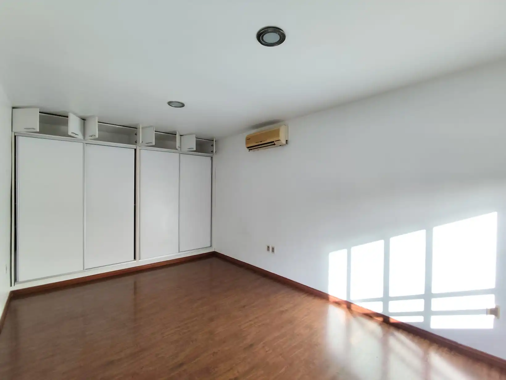 Casa – Treinta y Tres N° 742 Apto. 1 entre Batlle Berres y Zorrilla