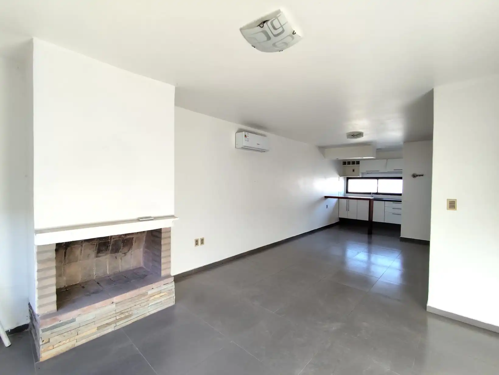 Casa – Treinta y Tres N° 742 Apto. 1 entre Batlle Berres y Zorrilla