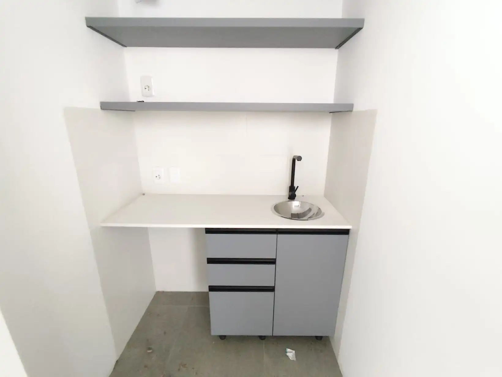 Local comercial – 25 de Mayo casi Pbro. Bentancur – Edificio Magnus