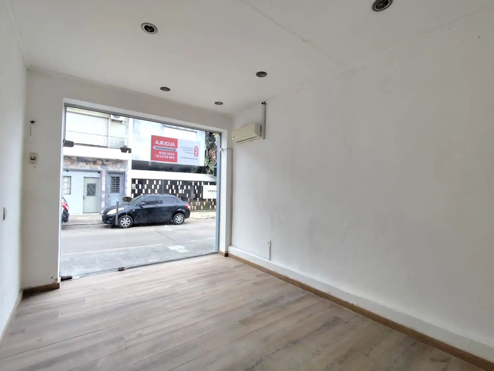 Local Comercial – Treinta y Tres N° 668 Local 2