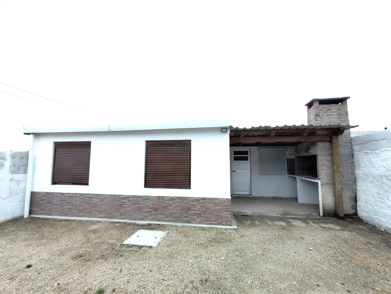 Casa – Pelossi N° 3336 entre Joaquin Torres Garcia y Los Alamos