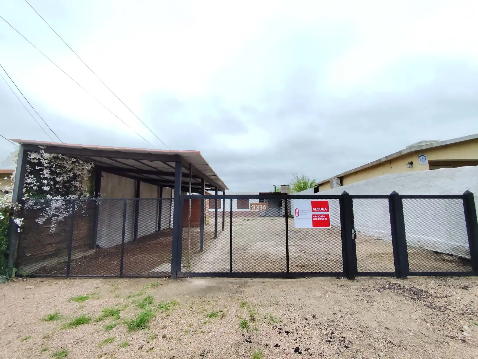 Casa – Pelossi N° 3336 entre Joaquin Torres Garcia y Los Alamos