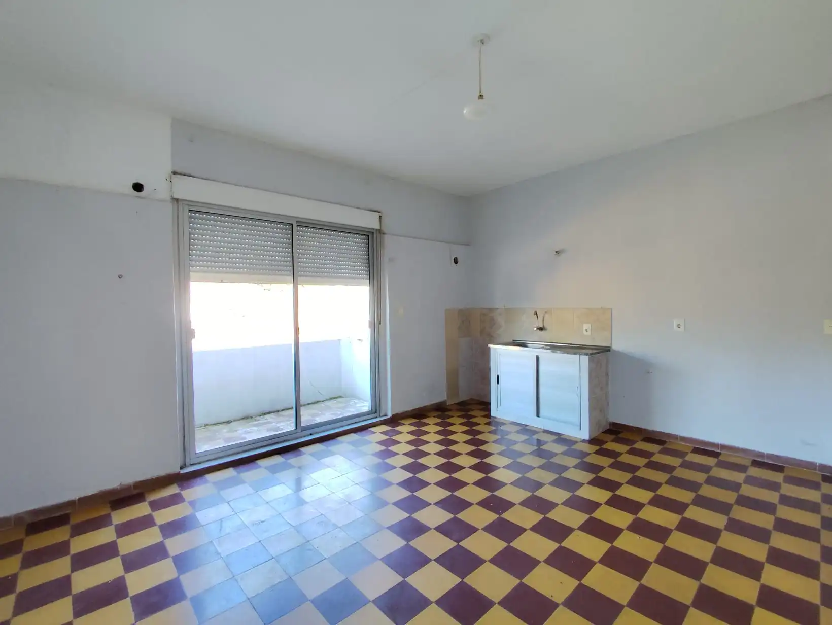 Apartamento – Sarandi Nº 335 entre Vidal y Herrera
