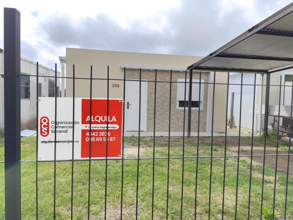 Casa – Laguna N° 258 entre Aparicio Saravia y el cierre